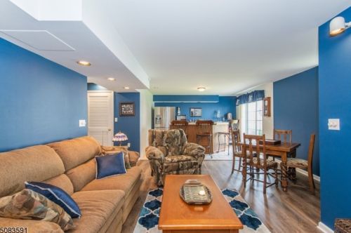 98 Winding Hill Dr, Hackettstown NJ  07840-5671 exterior