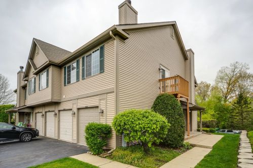 40026 Hidden Bunker Ct, Antioch, IL 60002-2334