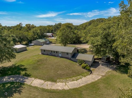 21401 Angle Rd, Lorenzo, IL 60481-9758