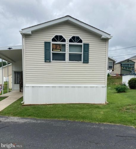 196 Lake Dr, Media, PA 19063-5968