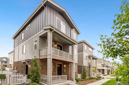 2418 Troy Ct, Aurora CO 80011-6641 exterior