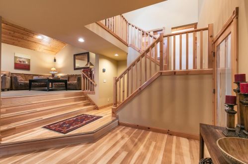 14005 Swiss Ln, Truckee CA  96161-7129 exterior