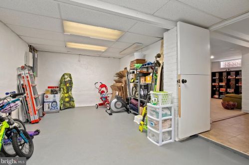 10159 Sutherland Rd, Silver Spring MD 20901-2236 exterior