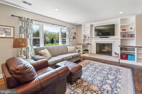 810 Venice Dr, Silver Spring MD 20904-2065 exterior