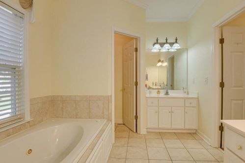 203 Avrett Ln, Evans GA 30809-6674 exterior