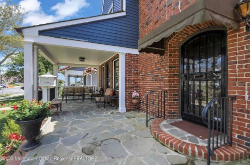 302 2nd Ave, Tinton Falls NJ  07712-6132 exterior