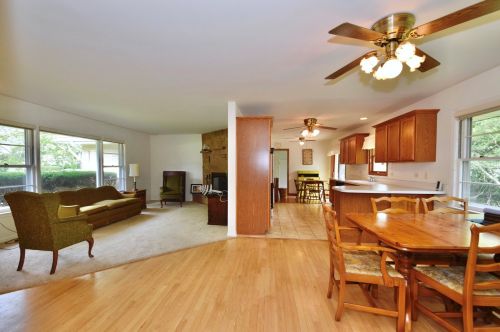 320 Center St, Itasca, IL 60143-1813