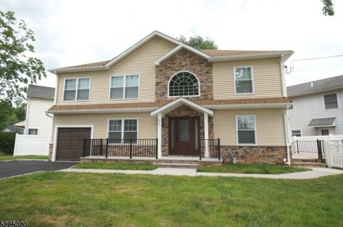307 West Ln, Clark, NJ 07066-1637