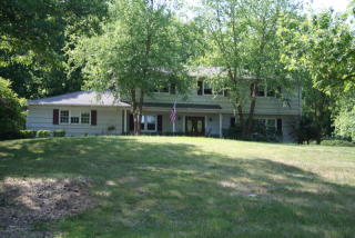 116 Cherokee Ln, Mahwah, NJ 07430-2510