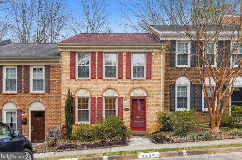 2307 Harleyford Ct, Herndon VA  20191-2713 exterior