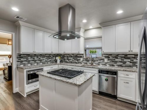 3225 Chapel Downs Dr, Dallas TX  75229-5834 exterior