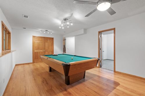 15864 Garden View Ct, Saint Paul MN  55124-7015 exterior