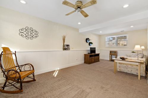 689 Sand Crk Dr, Carol Stream IL  60188-9135 exterior