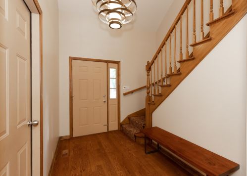 615 Windham Ln, Naperville, IL 60563-3278