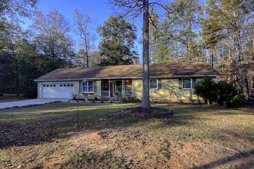 10 Daisy Pl, Newnan, GA 30265-1364