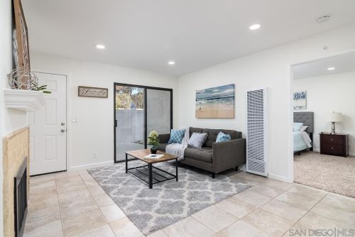 6901 Quail Pl, Carlsbad, CA 92009-4120