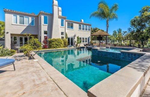 7467 Collins Ranch Ct, San Diego, CA 92130-5571