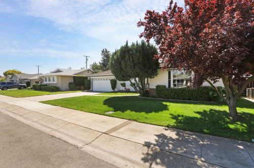 900 Ehrhardt Dr, Lodi, CA 95240-4613
