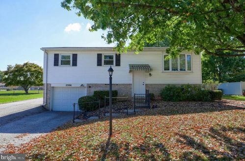 2506 Willapa Dr, York, PA 17315-4646