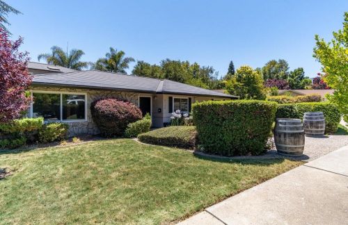 8120 Catalina Ct, Gilroy, CA 95020-3703