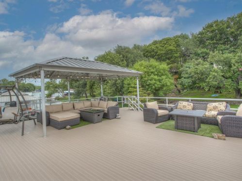 53 Harbour Pt Cir, Fort Worth TX  76179-3256 exterior