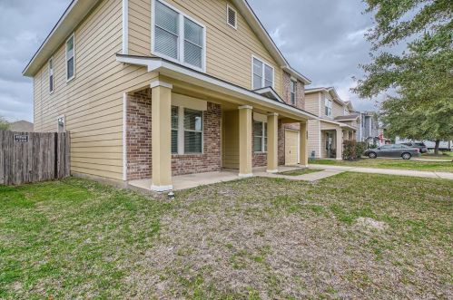 308 Falling Pine Dr, Conroe TX  77304-5027 exterior