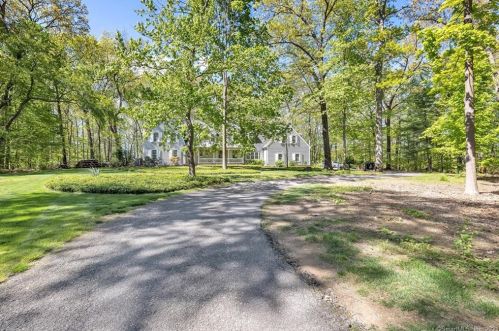 275 Barytes Dr, Cheshire, CT 06410-3201