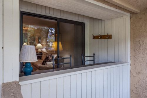 685 Ashurst Ct, Palm Springs, CA 92262-1486