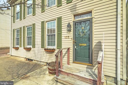 135 Penn St, York, PA 17401-2971