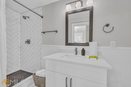 1392 Bryan Ave, Atlanta GA  30344-2665 exterior