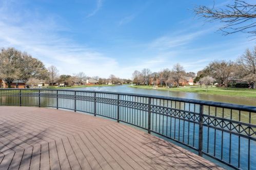 3820 Waterford Dr, Addison TX 75001-7954 exterior