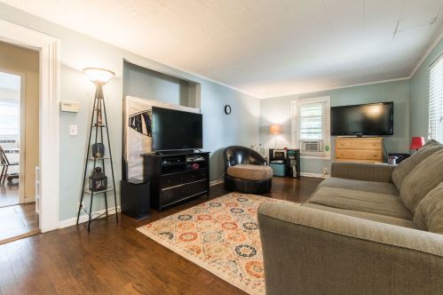 230 Elm St, Sycamore IL  60178-1931 exterior