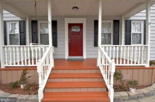 4 Thompson Ave, Trenton, NJ 08619-3249