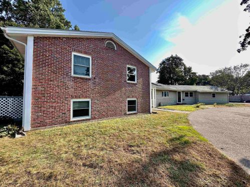 1 Woodland Rd, Dover, NH 03820-4232