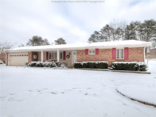 28 White Rock Dr, Hurricane, WV 25526-9621