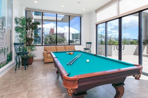 1198 Bishop St, Honolulu HI  96813-3300 exterior
