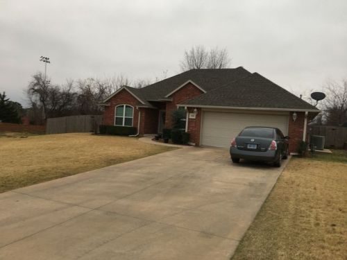 422 Clear View Dr, Washington, OK 73093-4800