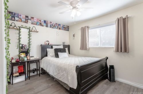 2418 Royal Ave, Simi Valley CA 93065-4759 exterior