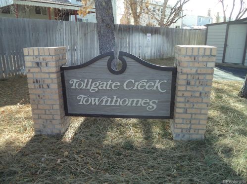 825 Joplin Cir, Denver, CO 80017-3068