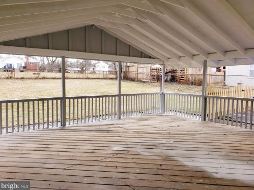 905 Mcneil Ln, Silver Spring MD  20905-4071 exterior