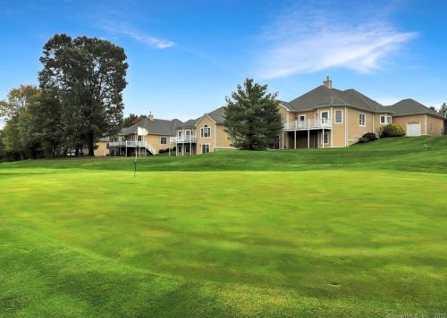 4 Mulligan Dr, Wallingford, CT 06492-5457