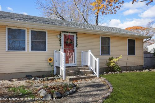 114 Stern St, Berkeley Township, NJ 08721-1832