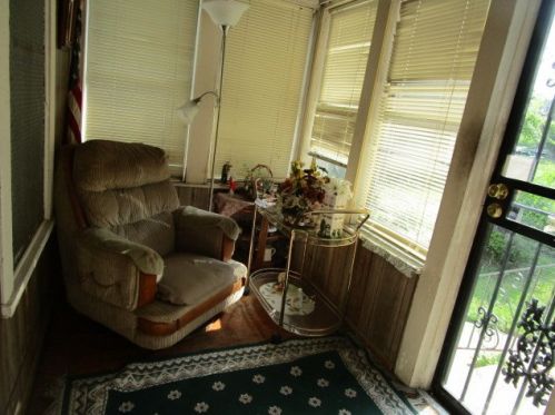 13617 State St, Chicago, IL 60827-2078