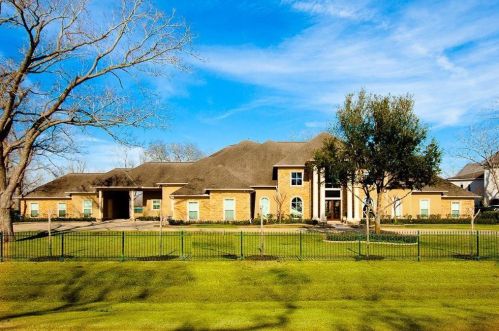30 Sovereign Cir, Richmond, TX 77469-2071