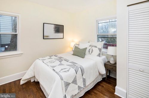 426 Pershing Dr, Silver Spring MD 20910-4489 exterior