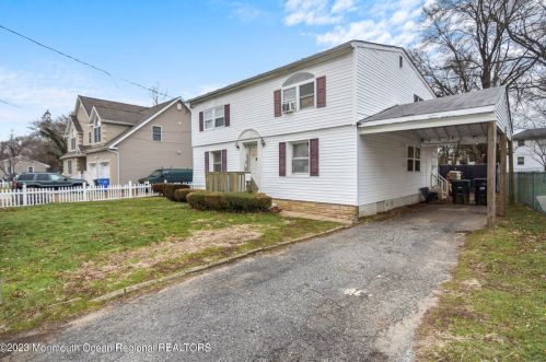 61 Pear St, Tinton Falls, NJ 07724-2621