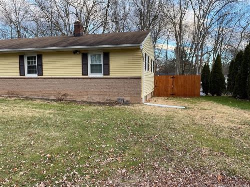 28 Ridgefield Rd, Wallingford, CT 06492-2026