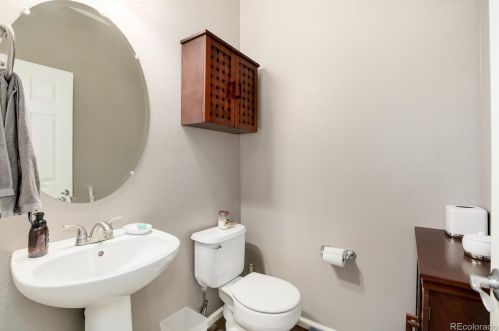 5424 Haleyville Way, Denver CO  80016-4275 exterior