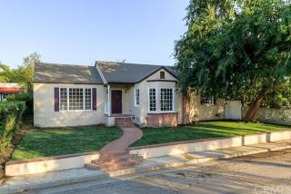 919 La Feliz Dr, Redlands, CA 92373-6908