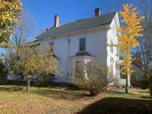 55 Prospect St, Somersworth, NH 03878-2728